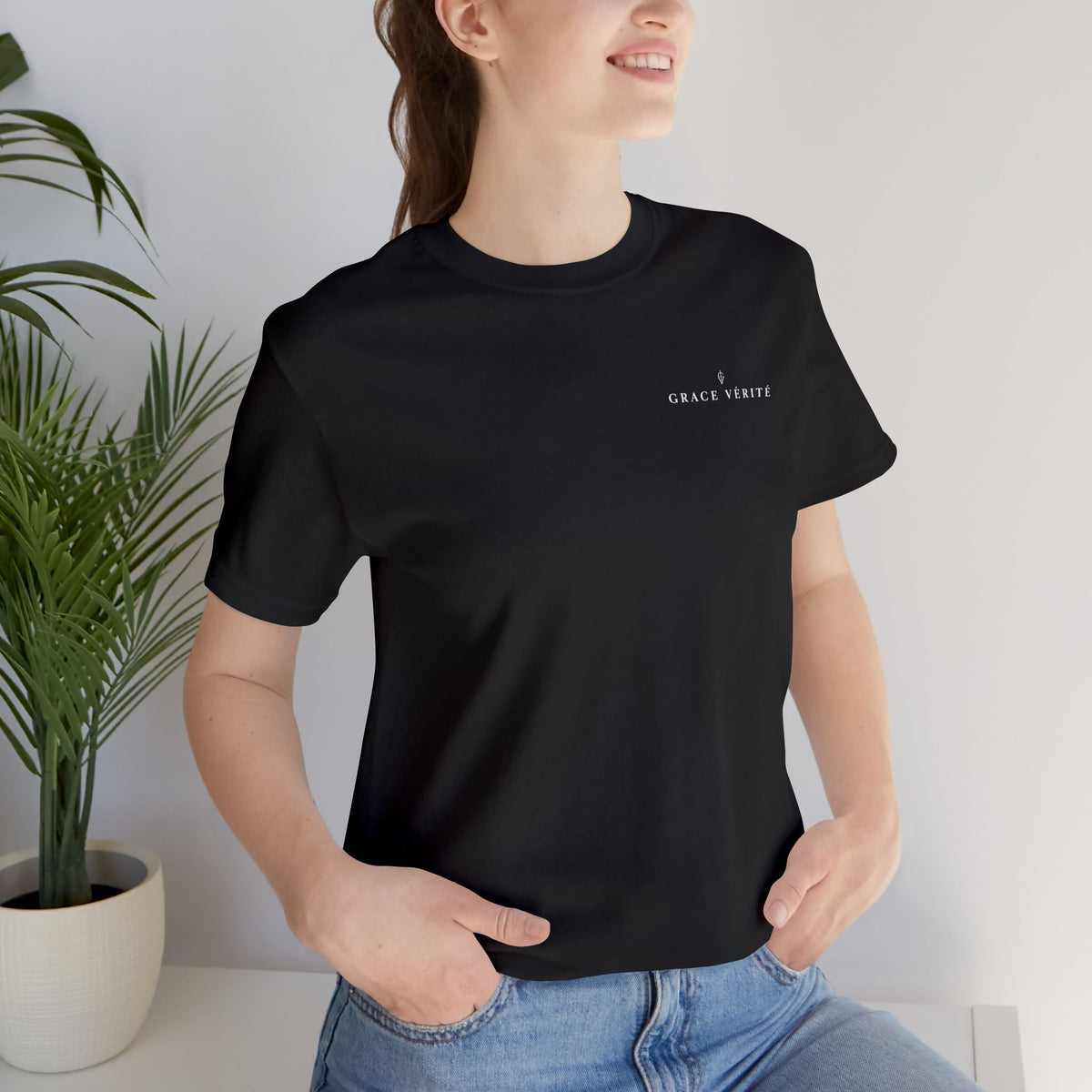 Light weight Minimal logo T‑Shirt