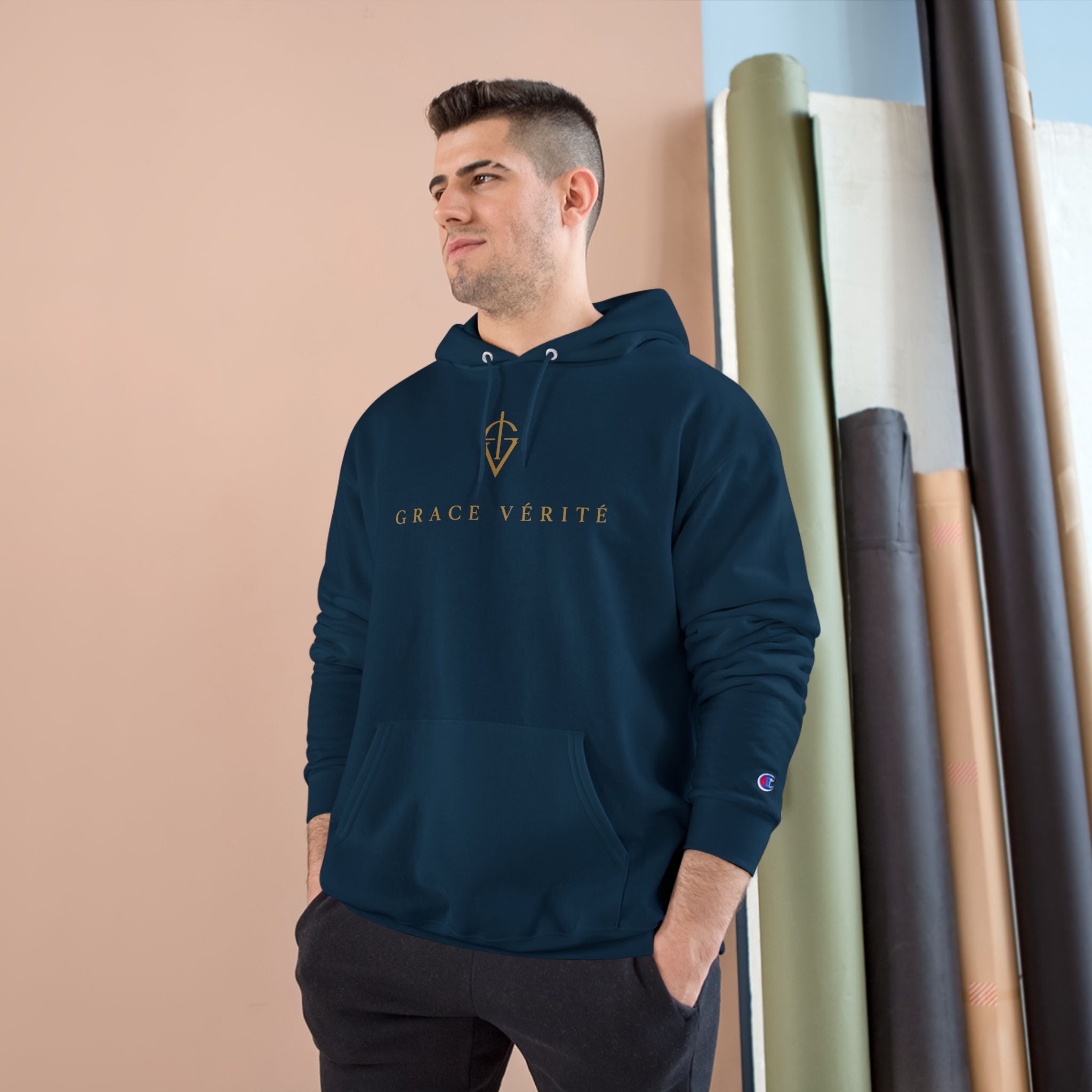 ESSENTIAL HOODIE